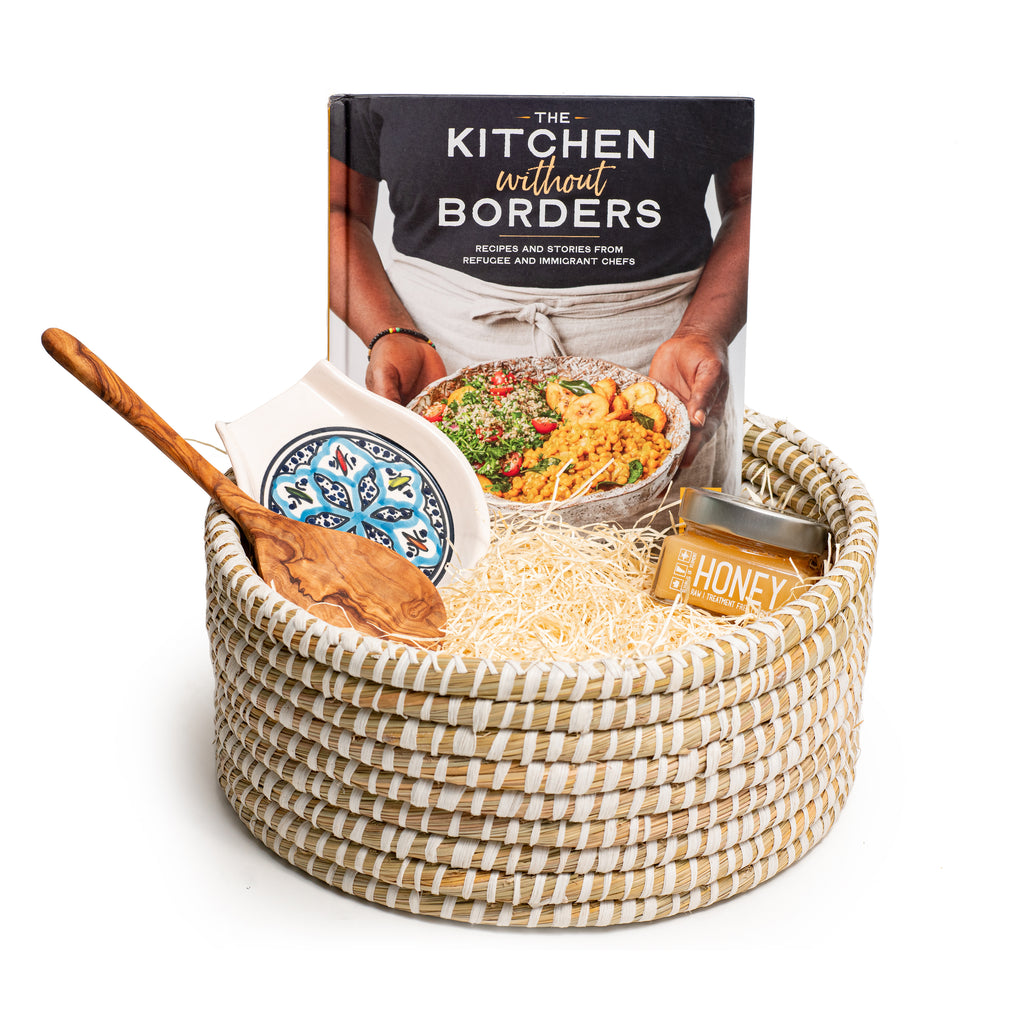 https://globalgoodspartners.org/cdn/shop/products/Global-Goods-Partners-Kiss-The-Cook-Gift-Set_1024x1024.jpg?v=1668706061